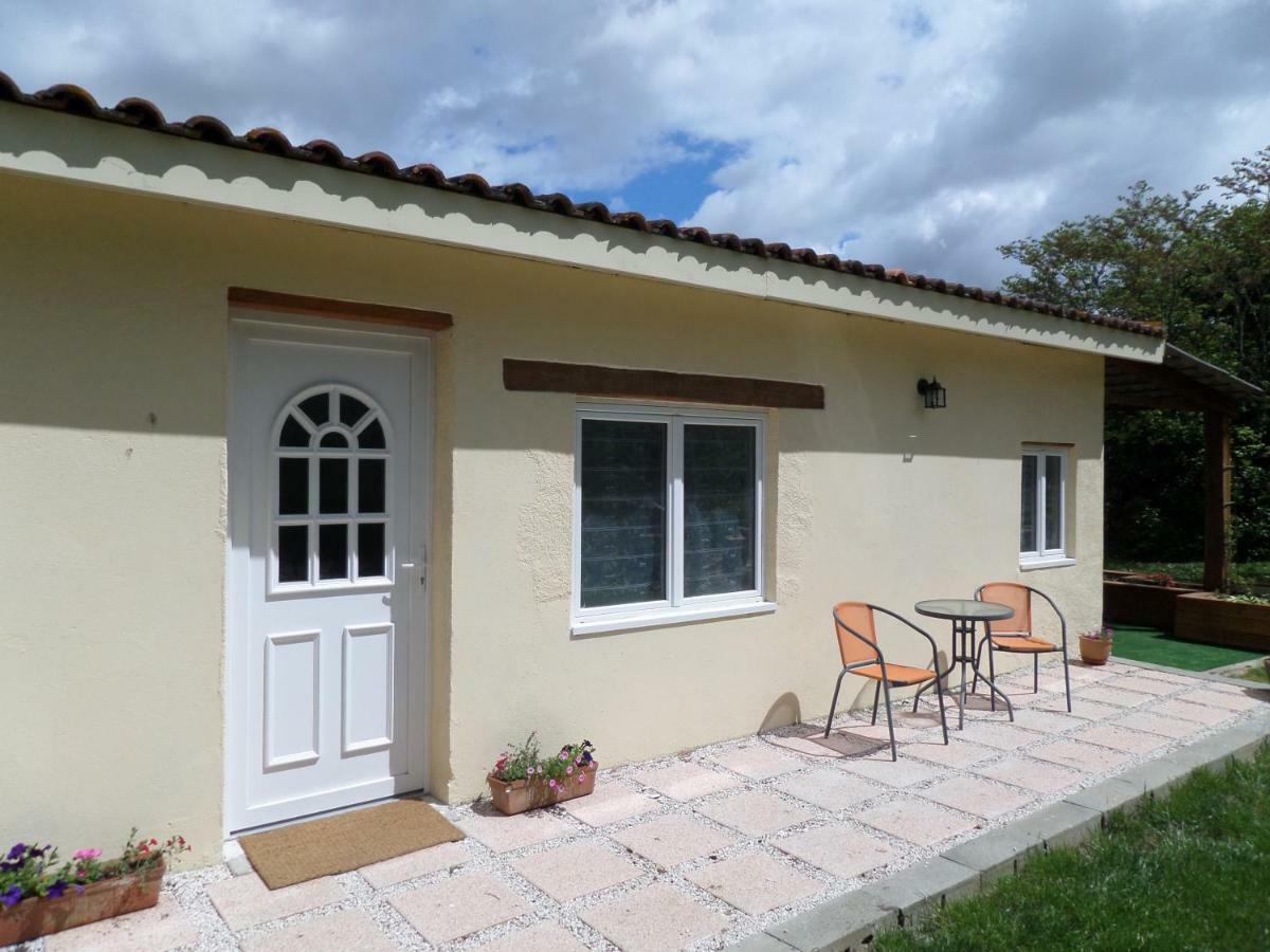 Gite De Cerisier Saint-Nicolas-de-la-Grave Exterior foto