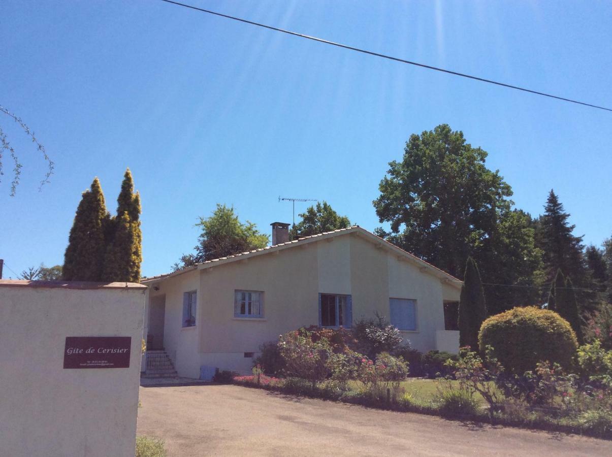 Gite De Cerisier Saint-Nicolas-de-la-Grave Exterior foto